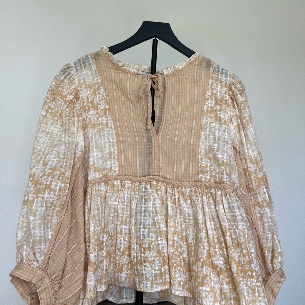 American Eagle Outfitters Tan Floral Blouse